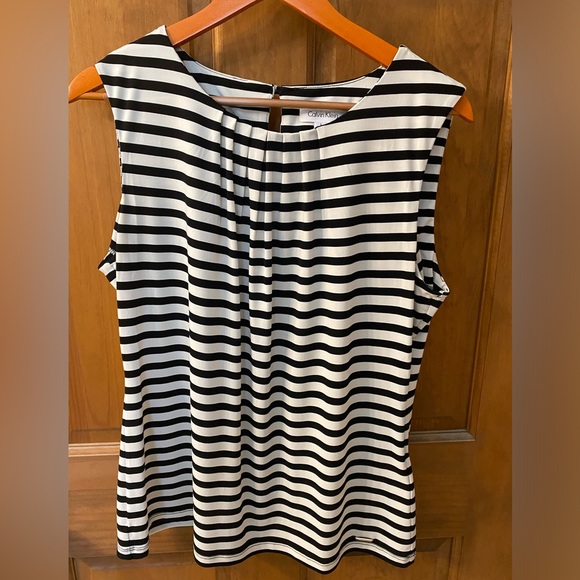 Calvin Klein women’s black and white striped sleeveless top. - Picture 1 of 5